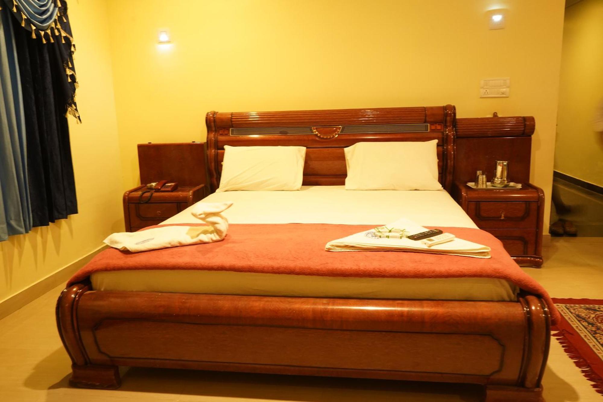 Hotel Supreme Rāmeswaram Extérieur photo
